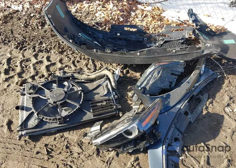 2019 Mazda Mazda3 Premium Package из США, поврежденный, VIN JM1BPBNM8K1135719